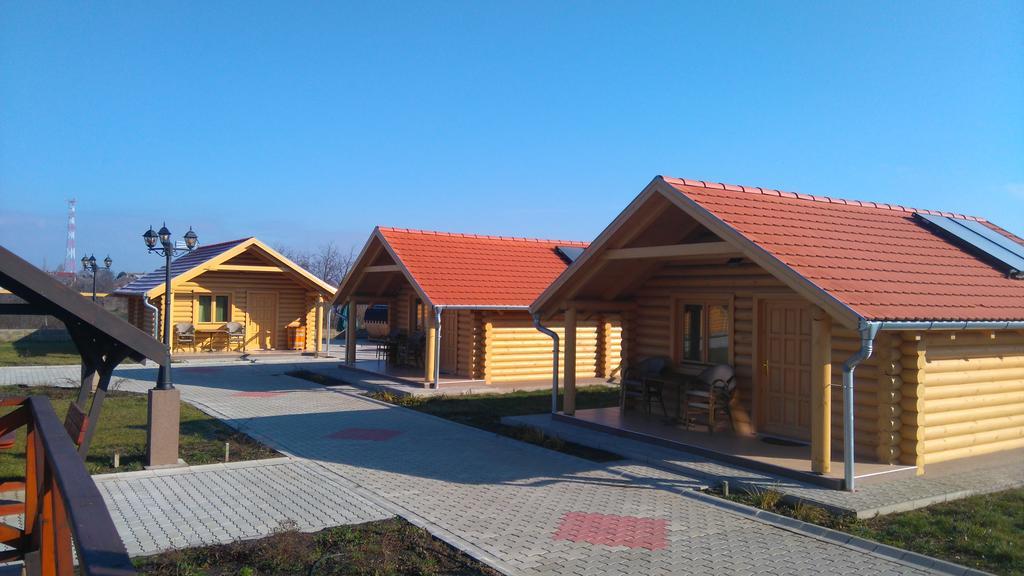 Tuzseri Palinka Tanya Exteriér fotografie