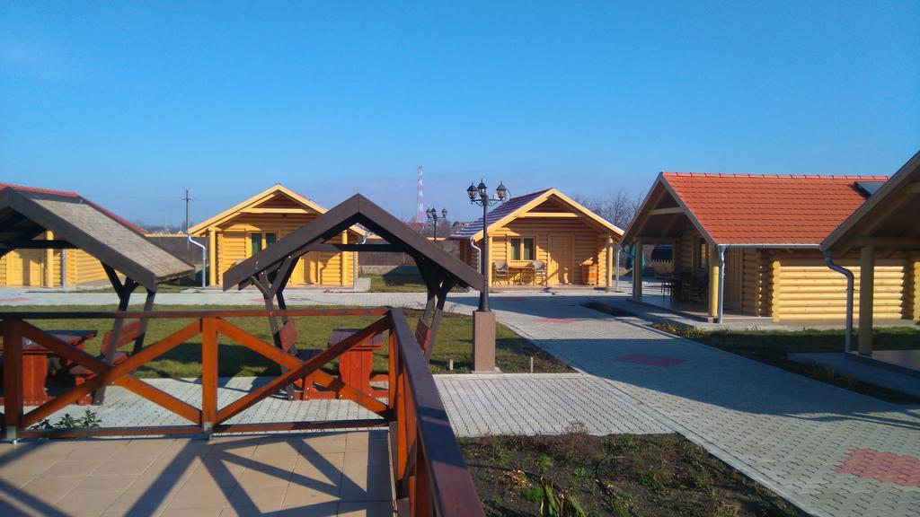 Tuzseri Palinka Tanya Exteriér fotografie