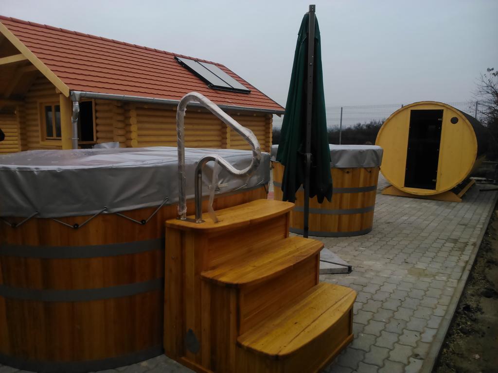 Tuzseri Palinka Tanya Exteriér fotografie